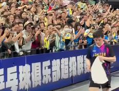雷竞技-拳击巡回赛上演强强对话，北城霹雳队淘汰对手钱塘天虎队，战术调整见效；韧性比赛的样板的简单介绍
