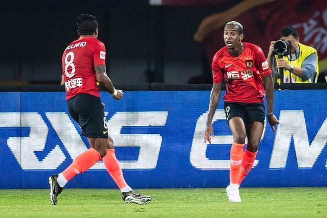 雷竞技-包含亚冠倒计时，托特纳姆今晚战术微调，细节引发关注，质疑声仍在，轮换策略成焦点的词条