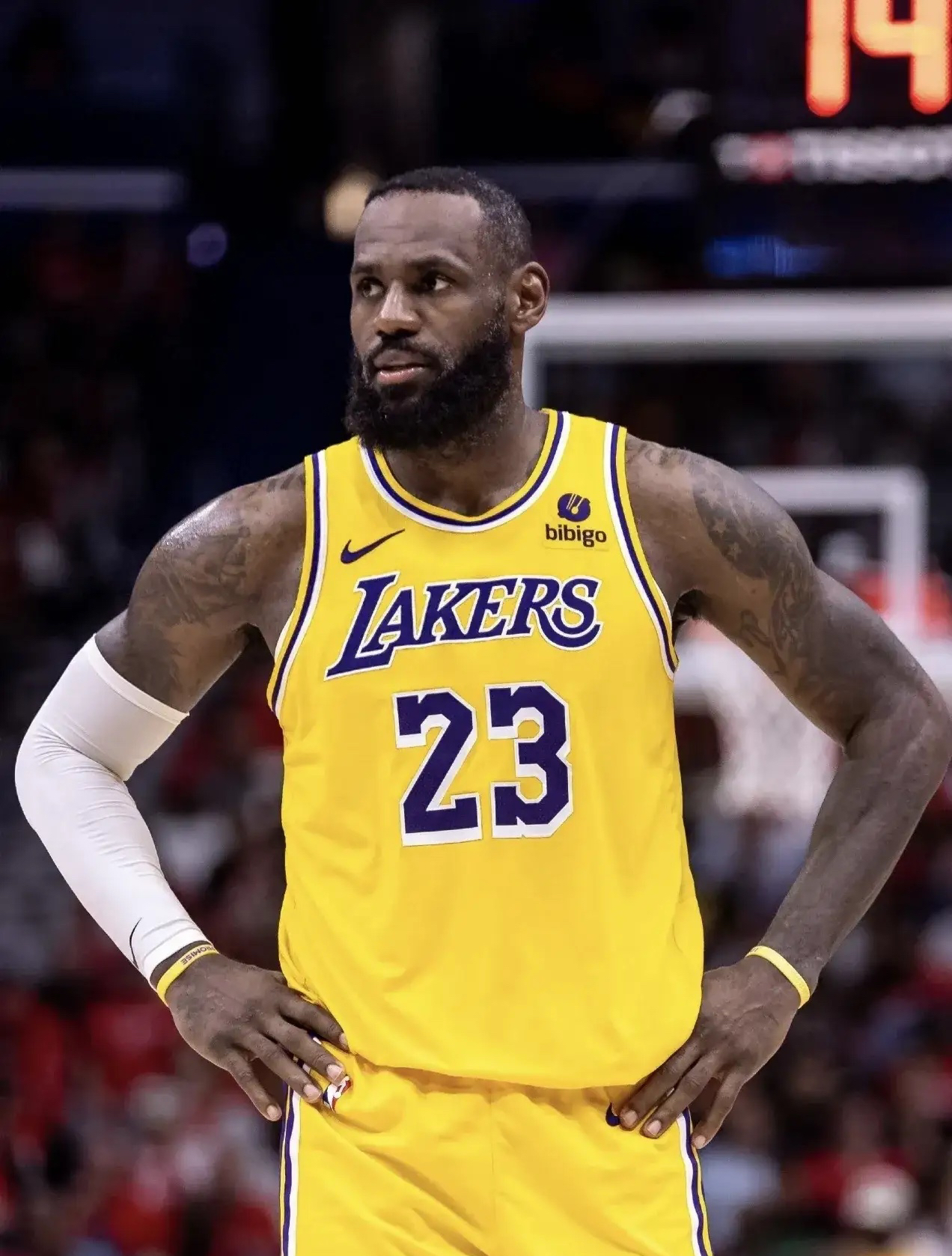 RayBet-詹姆斯赛事官方发布惊险取胜新规，湖人争议不断！的简单介绍