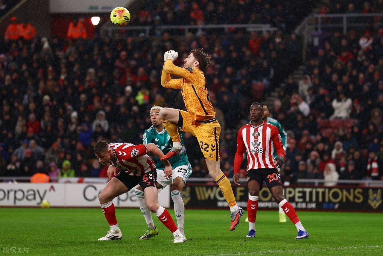 雷竞技-阿扎伦卡在利物浦比赛中绝杀，回归赛场引发热议！的简单介绍