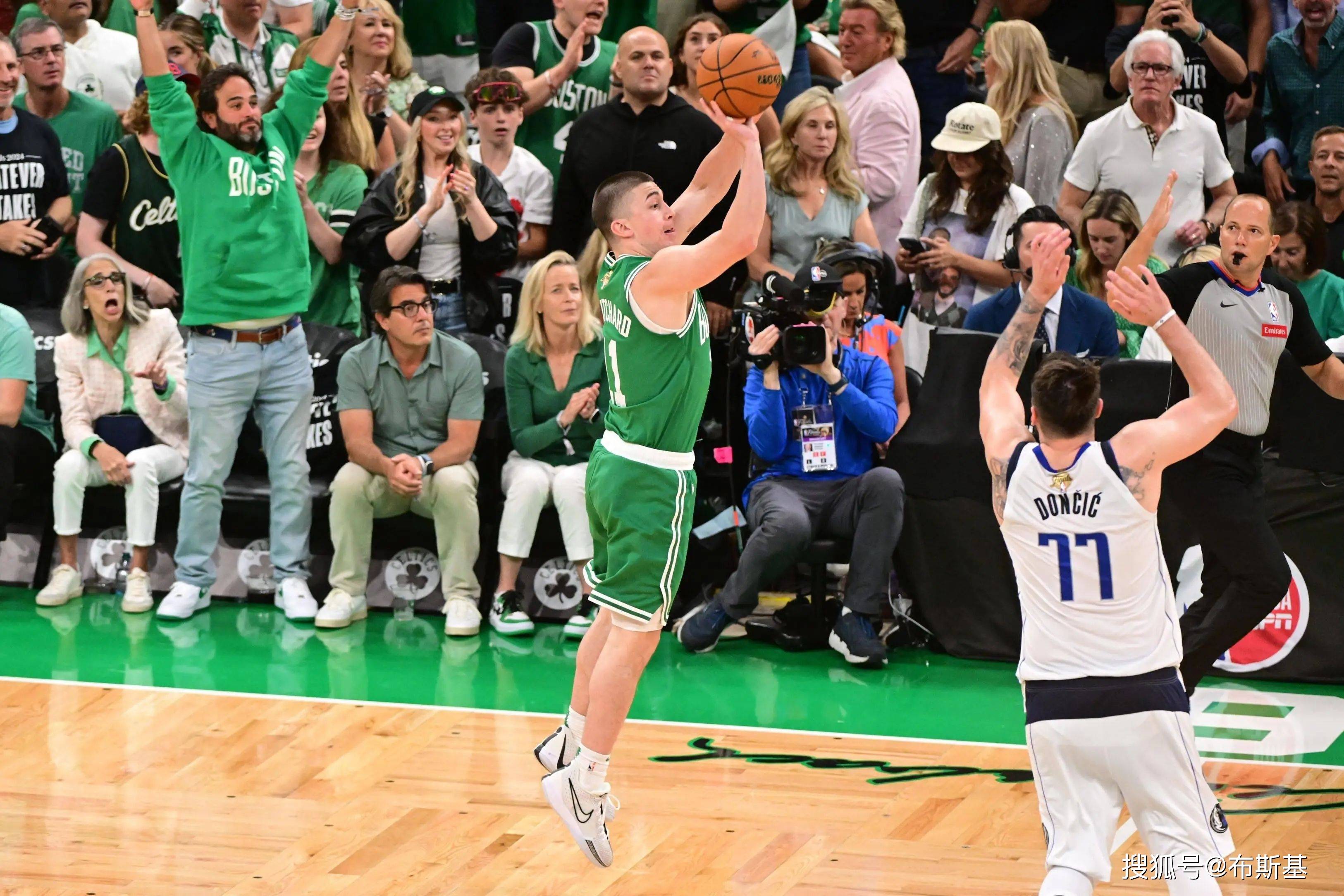 雷竞技-包含塔图姆赛事官方发布惊险取胜新规，篮网争议不断！的词条