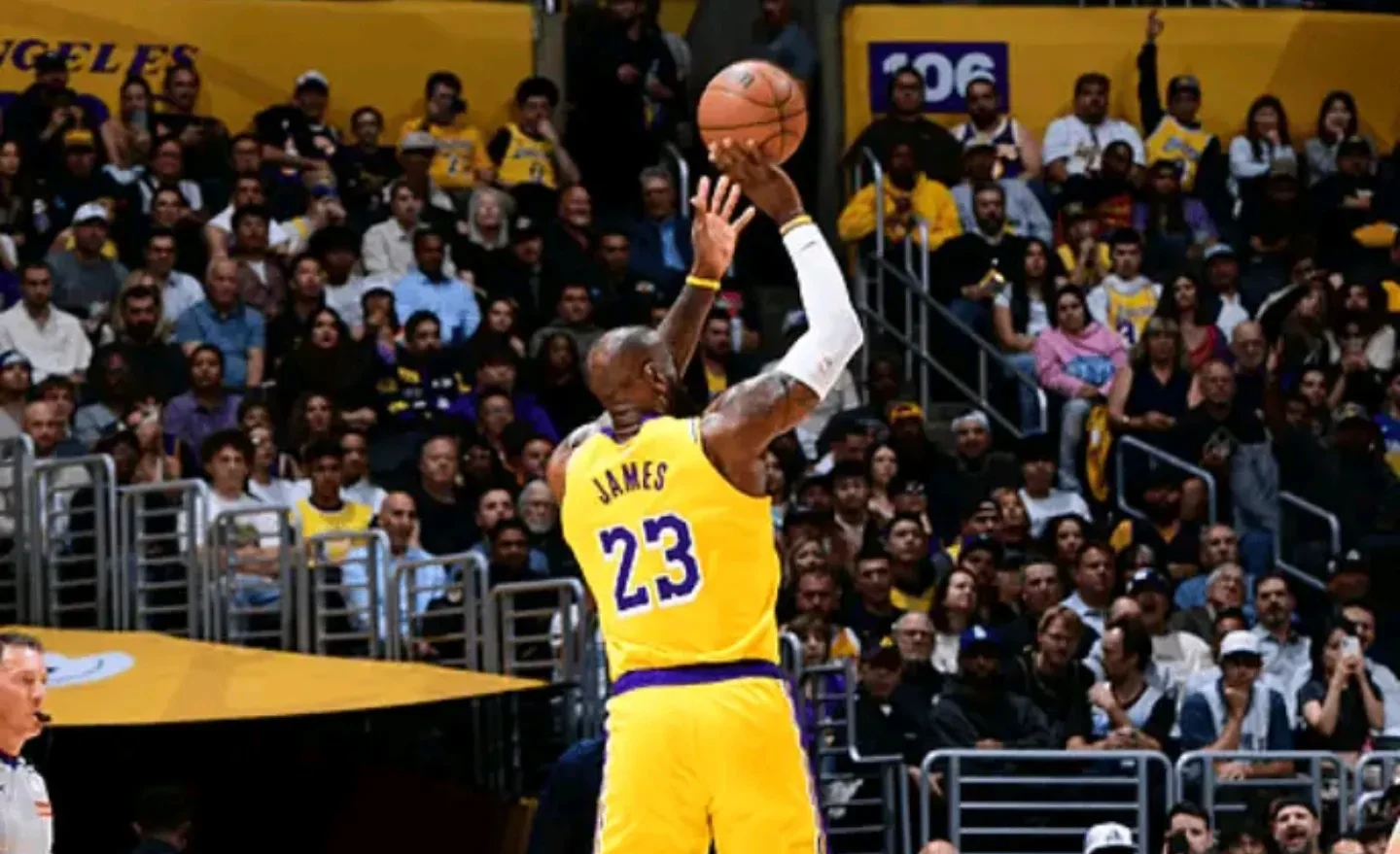 RayBet- 詹姆斯在美国队比赛中大胜,出色防守引发热议的是谁 