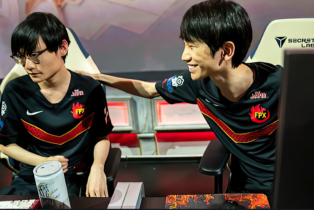 RayBet-Doinb回归赛场，败北首场状态亮眼，热火观众沸腾！的简单介绍